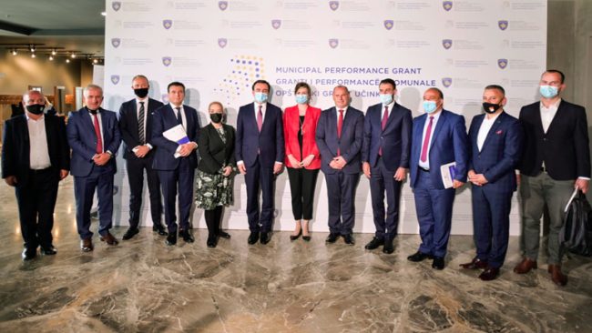 Kurti: Ndarja e Grantit të Performancës, njohje e meritave të komunave të përkushtuara për shërbime cilësore