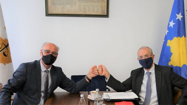 Takohen Kryesuesi Maloku dhe Ambasadori Davenport, diskutojnë për bashkëpunimin e mëtejmë