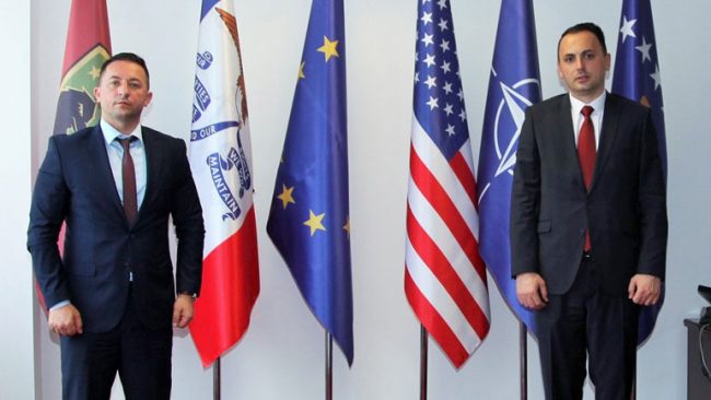 Ministri Mehaj priti në takim drejtorin e AKI-së, Petrit Ajetin