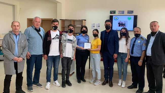 Mirënjohje për Policinë e Kosovës nga Këshilli i Nxënësve të Shkollës së Mesme “Xhavit Ahmeti”