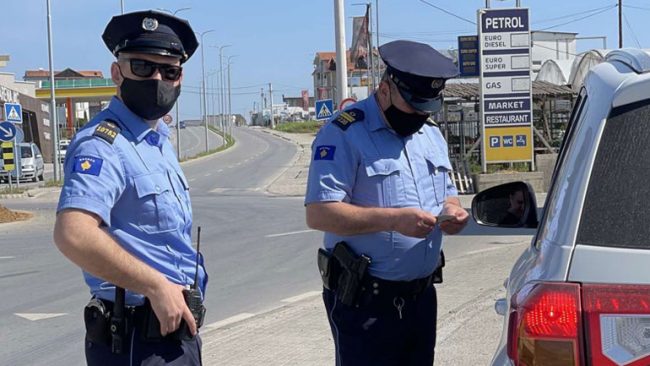 Policia: Brenda 24 orëve, 73 aksidente dhe 1 mijë e 300 gjoba trafiku