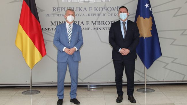 Ministri Mehaj priti ambasadorin e Gjermanisë në Kosovë, Joern Rohde