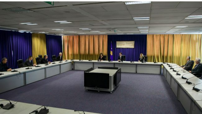 Kryeministri Kurti priti në takim përfaqësuesit e shoqatave të dala nga lufta
