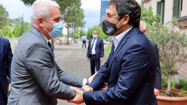 Ministri Sveçla pritet në takim nga homologu i Shqipërisë, Bledi Çuçi