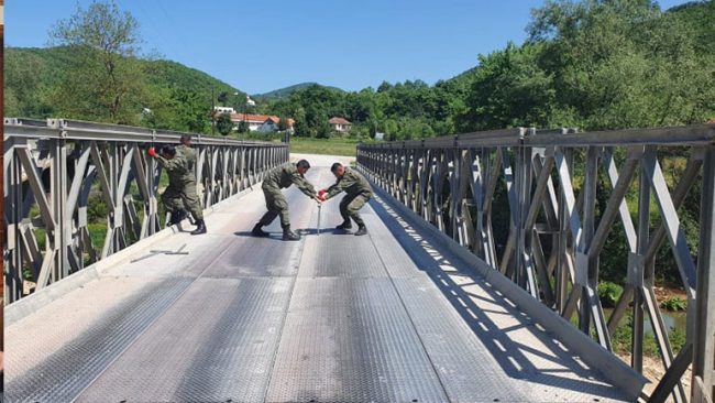 Ekipet e FSK-së së bashku me ekipet komunale të Kamenicës inspektuan gjendjen e urës në Hajnoc