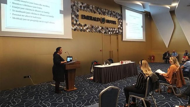 Ka filluar cikli i trajnimeve për Procedurat Standarde të Veprimit për Mbrojtje nga Dhuna në Familje.