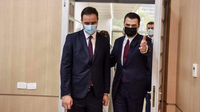 Kryetari i Kuvendit, Glauk Konjufca, takoi kryetarin e Partisë Demokratike të Shqipërisë, Lulzim Basha