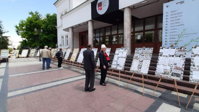 Gjilan: Agjencia Shtetërore e Arkivave të Kosovës me ekspozitë kujton 40-vjetorin e demonstratave të vitit 1981