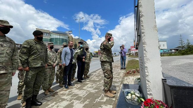 Haziri pret gardën kombëtare të Iowa (ShBA), i falënderon për kontributin e jashtëzakonshëm për Gjilanin