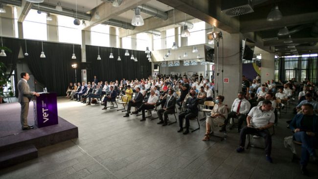 Kryeministri Kurti hap Samitin e Arsimit dhe Aftësimit Profesional