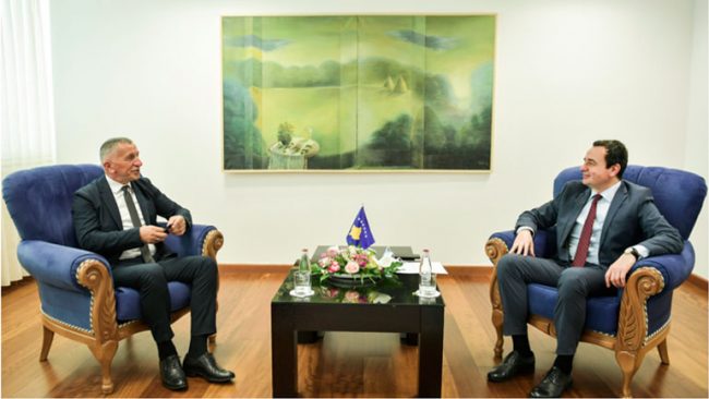 Kryeministri Kurti takoi shefin e Grupit parlamentar të “Luginës së Bashkuar-SDA”, Shaip Kamberi