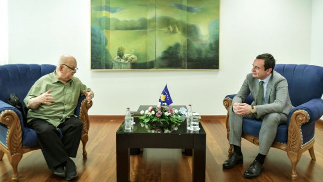 Kryeministri Kurti dhe Abdullah Sidran, bisedë për librin dhe Sarajevën