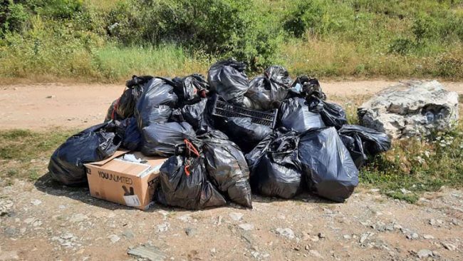 Pastrohet nga mbeturinat edhe hapësira rreth pendës së Përlepnicës