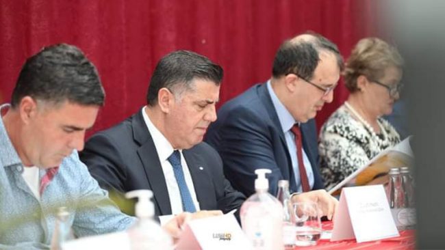 Në Gjilan u mbajt konferencë për menaxhimin e mësimit në kohë pandemie