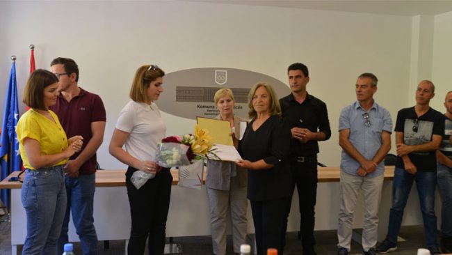 Pas 20 vitesh punë sistematike, pensionohen tre zyrtarët komunal Nexhmije Kallaba, Irfan Dërmaku dhe Nezaqete Klaiqi