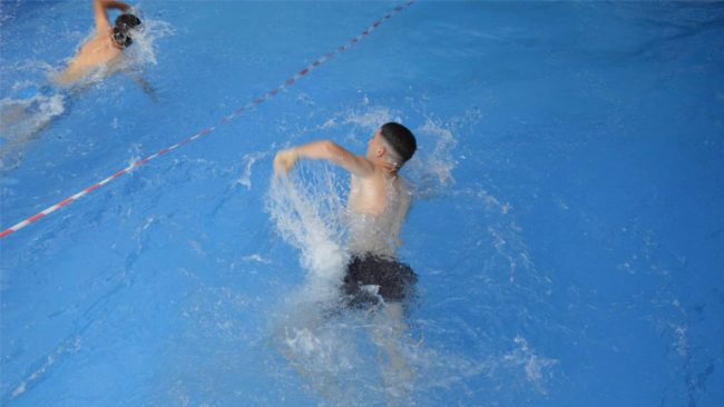 Gjilani organizon për herë të parë garat e sportit shkollor ne disiplinën e notit