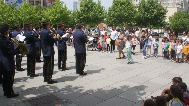 Orkestra Frymore e FSK-së ka performuar pjesë artistike në sheshin ,Zahir Pajaziti “ në Prishtinë