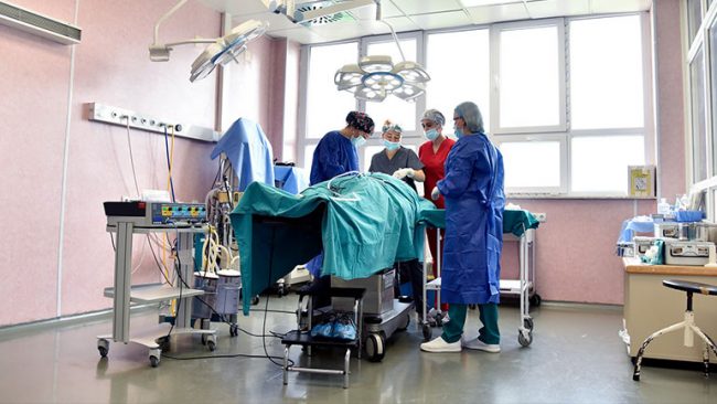 Në Klinikën e ORL-së, vendosen Implantet Kokleare te dy pacientë