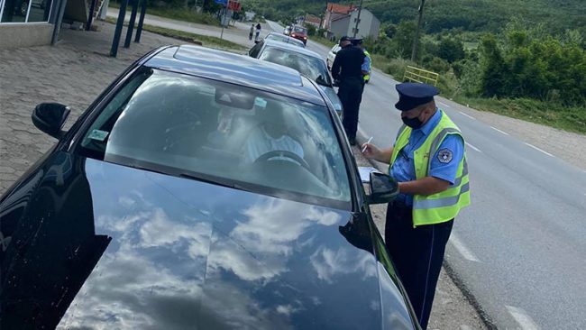 Policia: Brenda 24 orëve shqiptohen 1 mijë e 727 gjoba trafiku