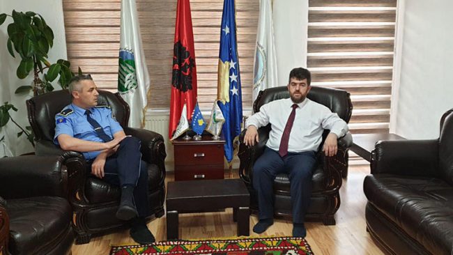 Kreu i KBI-së në Gjilan pret në takim komandantin e stacionit Policor të Gjilanit