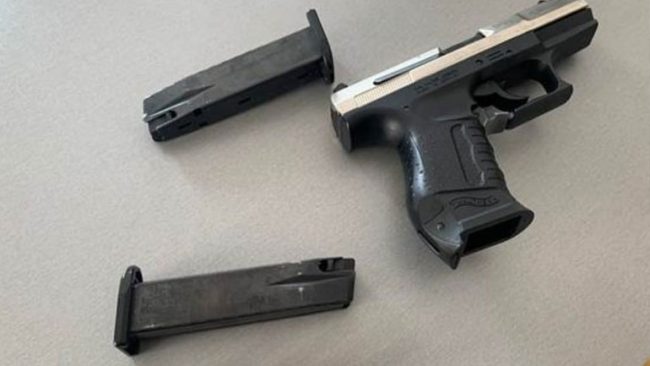 Policia arreston 13 të dyshuar dhe intensifikon patrullimet e saj për një siguri më të madhe