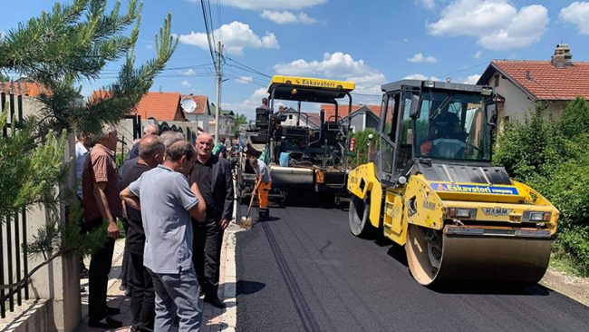 Në Smirë të Vitisë u bë zgjerimi dhe asfaltimi i rrugës në lagjen “Ferizi”