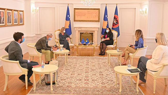 Presidentja Osmani priti në takim raportuesen për Kosovën në Parlamentin Evropian, Viola von Cramon – Taubadel