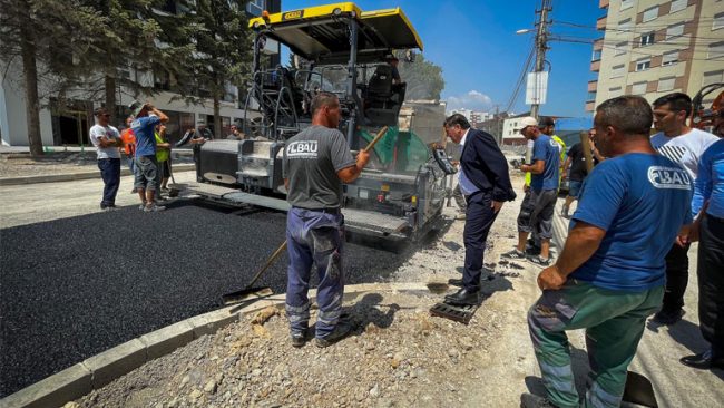 Nis asfaltimi i rrugës në lagjen “Fidanishtja” me kosto 1.1 milion euro