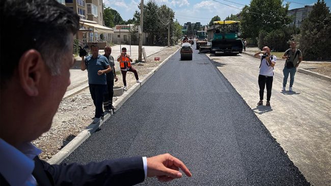 Nis asfaltimi i rrugës në lagjen “Fidanishtja”, një projekt tejet i rëndësishëm për gjilanasit (VIDEO)