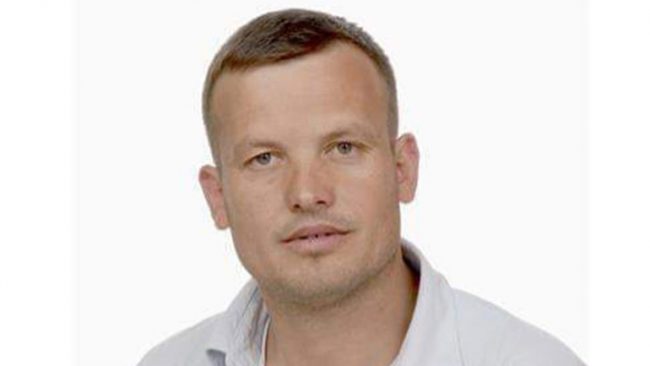 Kryetari i Gjilanit ngushëllon kryetarin e Vushtrrisë dhe familjen Zhabari