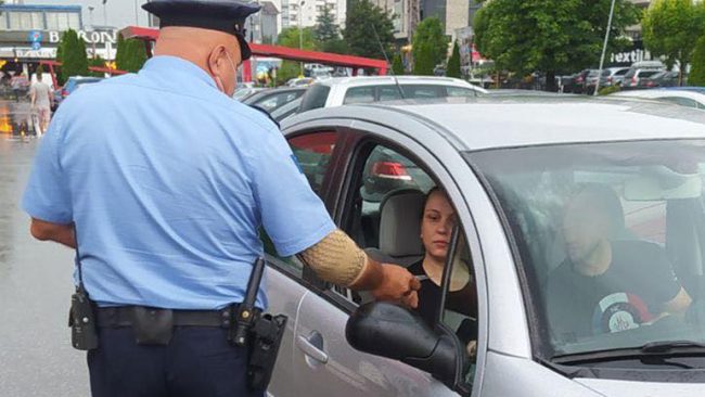 Policia edhe në Gjilan nis fushatën vetëdijësuese kundër shfrytëzimit të fëmijëve në kërkim lëmoshë