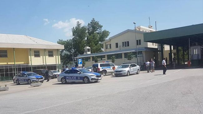 Policia e Kosovës arreston një të dyshuar për veprën penale “Dhënie e ryshfetit”