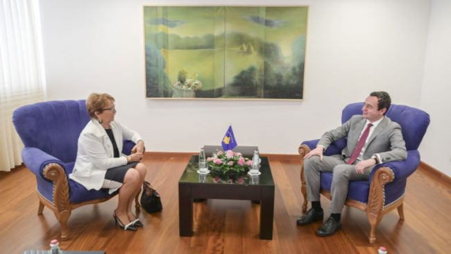 Kryeministri Kurti priti në takim ish-eurodeputeten Doris Pack