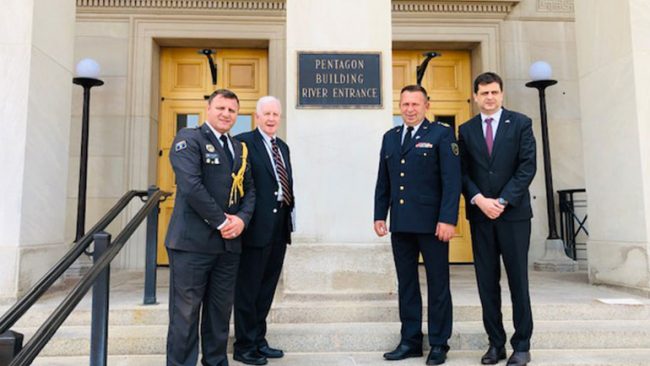 Gjeneral Rama pritet në Pentagon nga Shefi i Byrosë së Gardës Kombëtare të SHBA-së, Gjeneral Hokanson