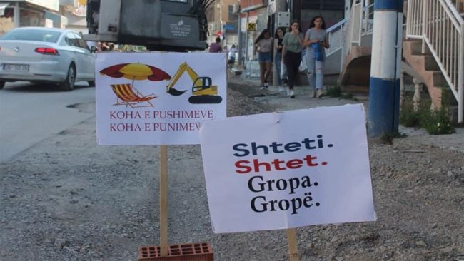 Vetëvendosje me aksion: Shteti – Shtet, Gropa – Gropë!