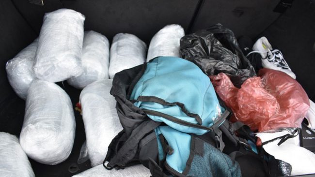 Arrestohet personi i dyshuar dhe konfiskohen rreth 10 kilogram substancë të dyshuar narkotike