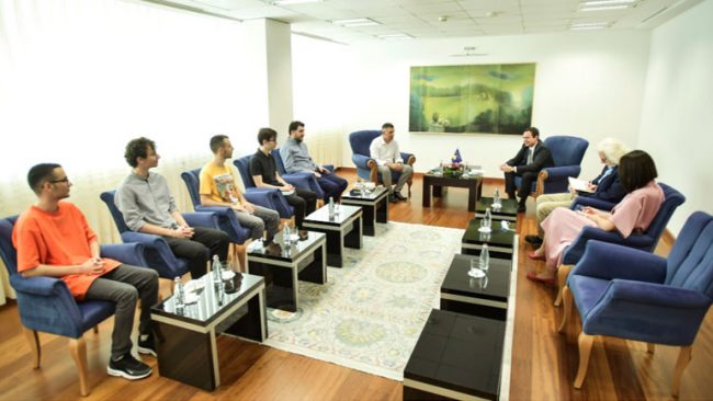 Kryeministri Kurti: Shoqata e Matematikanëve të Kosovës na bëri krenar me përfaqësimin në IMC 2021