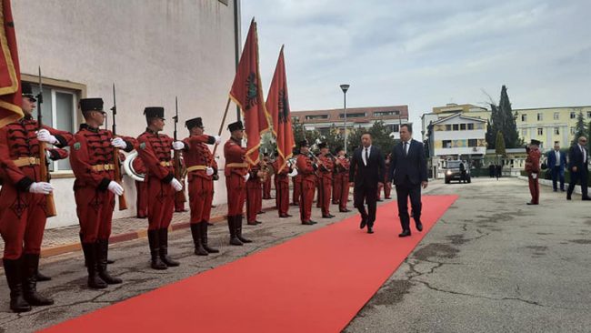 Ministri Mehaj u prit nga ministri i Mbrojtjes së Republikës së Shqipërisë, Niko Peleshi