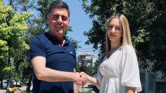 Mbesa e shkrimtarit të njohur pjesë e listës së AAK-së për Asamblenë e Gjilanit