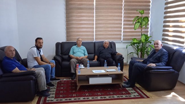 Kryetari Haliti dhe kryesuesi Pira pritën në takim Famullitarin, Dom Ndue Gjergji nga Miçigani i SHBA-së