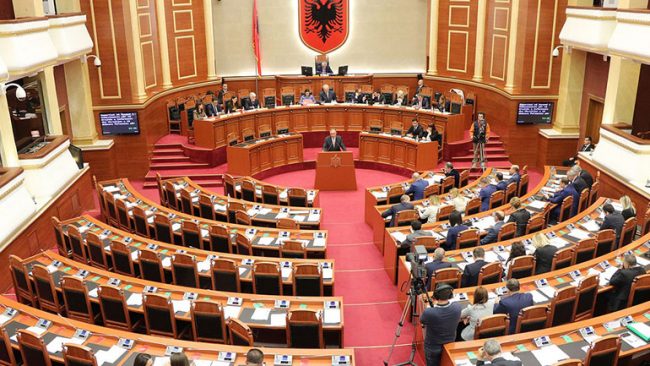 Më 10 shtator konstituohet Kuvendi i ri i Shqipërisë