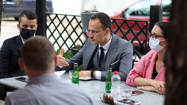 Alban Hyseni shpalos vizionin e tij për Komunën e Gjilanit dhe mbështetjen për të rinjtë