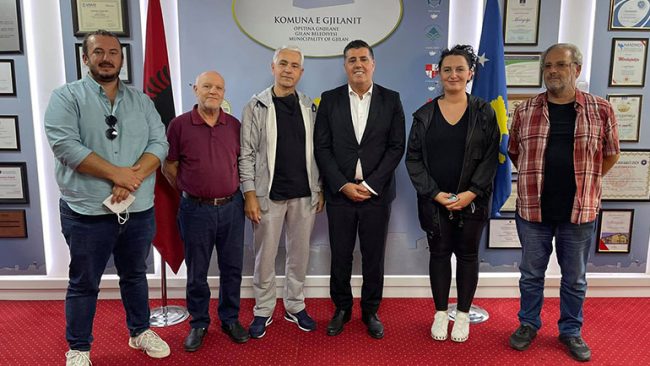 Haziri takon përfaqësuesit e Shoqatës së Arteve Pamore, vlerëson lartë kontributin e tyre