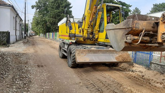 Nënshkruhen kontrata rreth 30 milionë dinarë për rregullimin e infrastrukturës rrugore