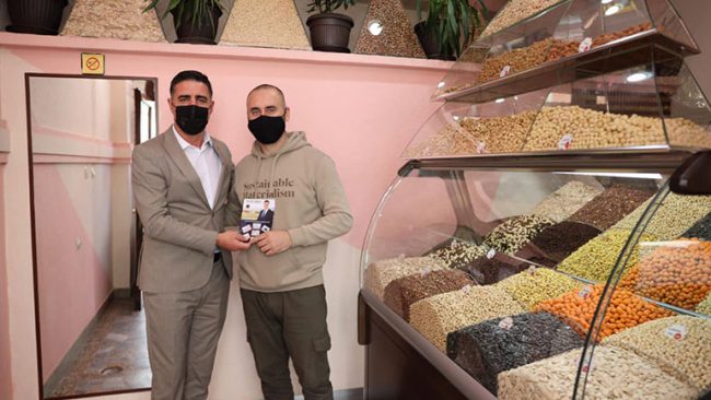 E kemi obligim t’iu krijojmë lehtësira dhe kushte të mira tregtarëve për funksionimin normal të tyre