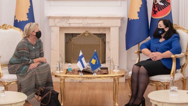 Presidentja Osmani priti ambasadoren e Finlandës, Pia Stjernvall