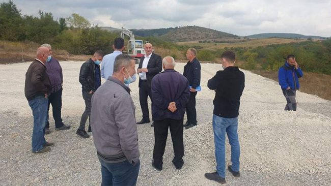 Nisin punimet në ndërtimin e fushës sportive në Fshatin e Ri