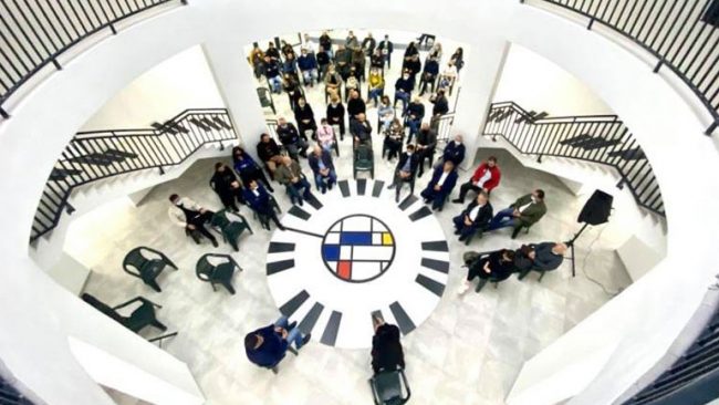 Haziri bashkëbisedon me komunitetin artistik: Krenohemi me kalendarin kulturor të Gjilanit, do të vazhdojë mbështetja e madhe