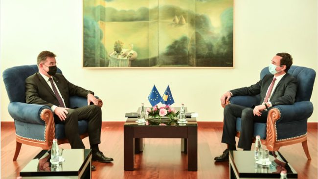 Kryeministri Albin Kurti priti në takim përfaqësuesin special të BE-së për dialog, Miroslav Lajçakun