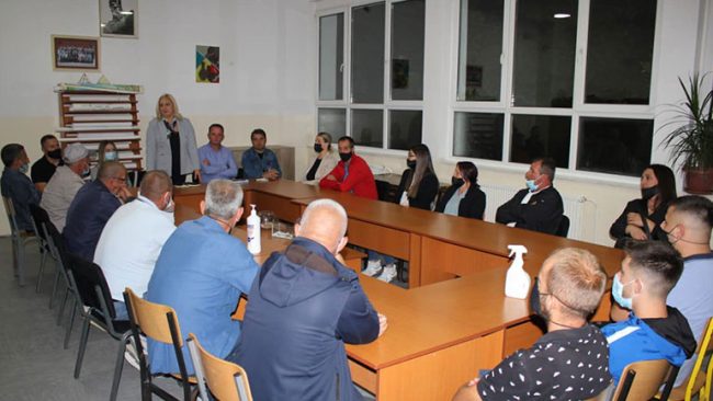 Kandidatja e PDK-së për kryetare të komunës, Leonora Morina Bunjaku takon strukturat e partisë nëpër nëndegë